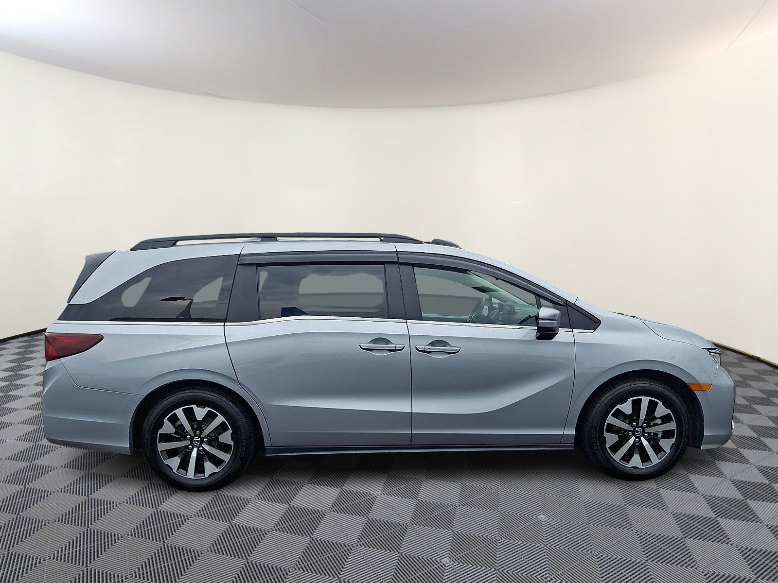Used 2026 Honda Odyssey EX-L image 8