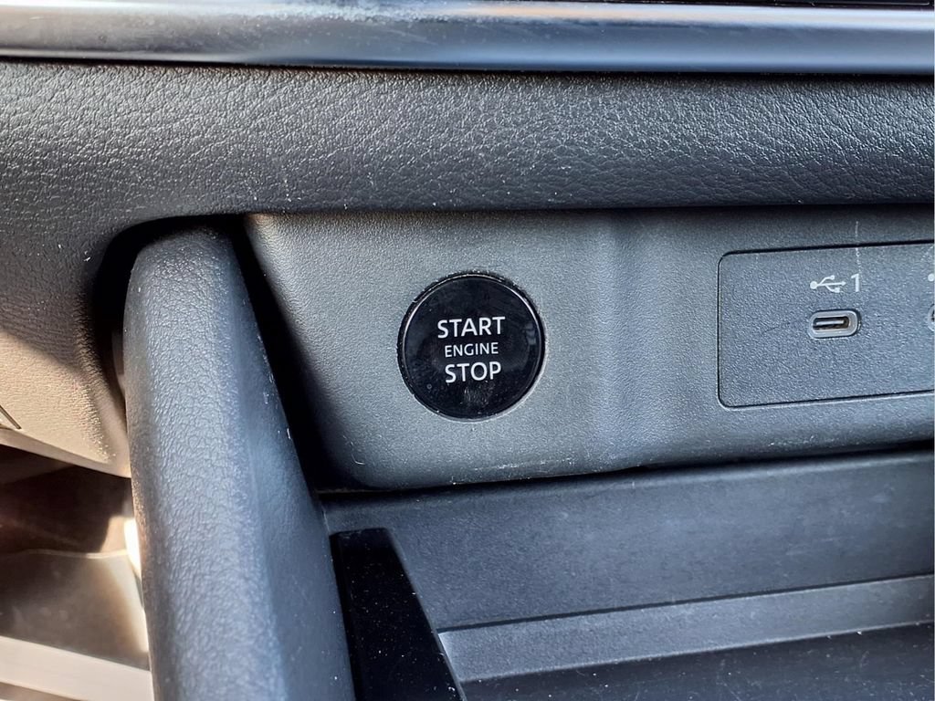 Used 2024 Nissan Rogue SV FWD image 14