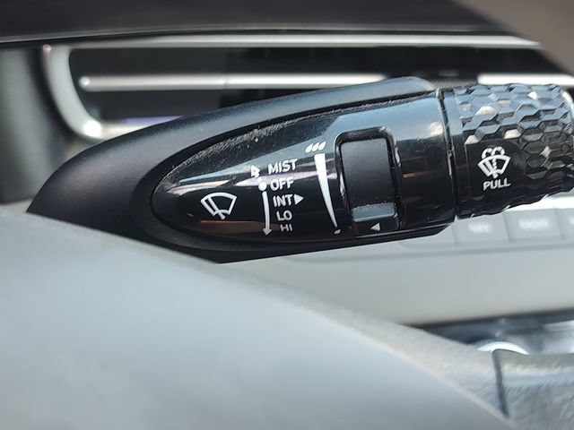 Used 2024 Hyundai Elantra SEL FWD image 24