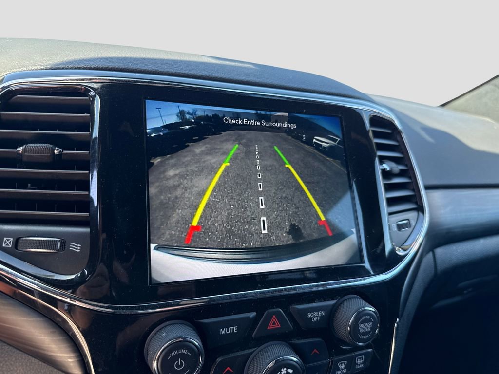 Used 2021 Jeep Grand Cherokee Laredo X AWD/4WD image 19