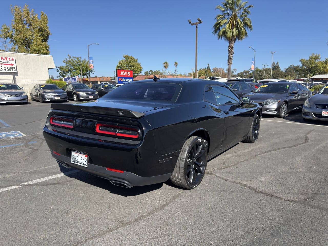 Used 2016 Dodge Challenger R/T w/ Driver Convenience Group RWD image 3
