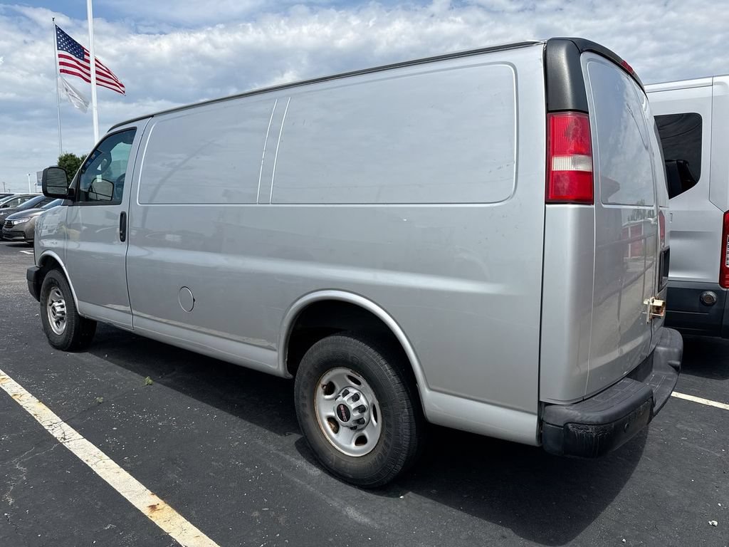 Used 2016 GMC Savana 2500 RWD image 3