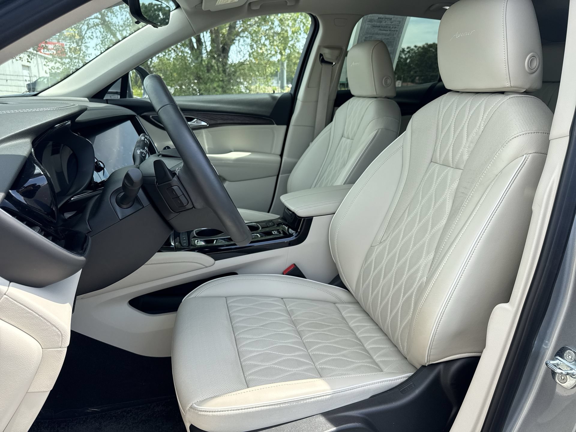 Certified 2023 Buick Envision Avenir AWD/4WD image 11