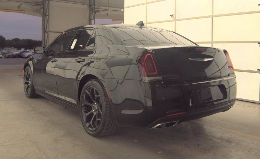 Used 2019 Chrysler 300 Touring w/ Sport Appearance Package RWD image 5