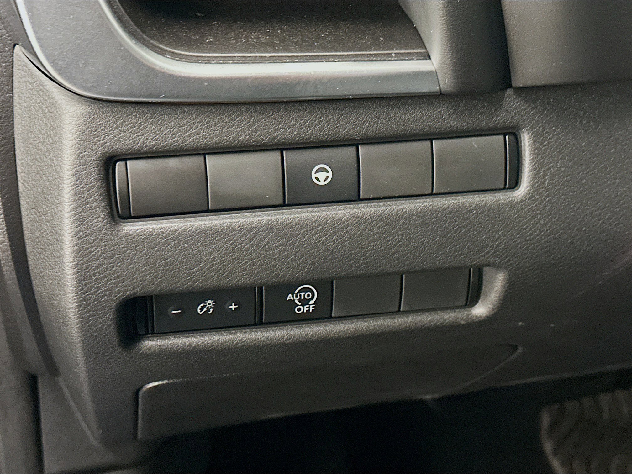 Used 2023 Nissan Rogue SV image 17