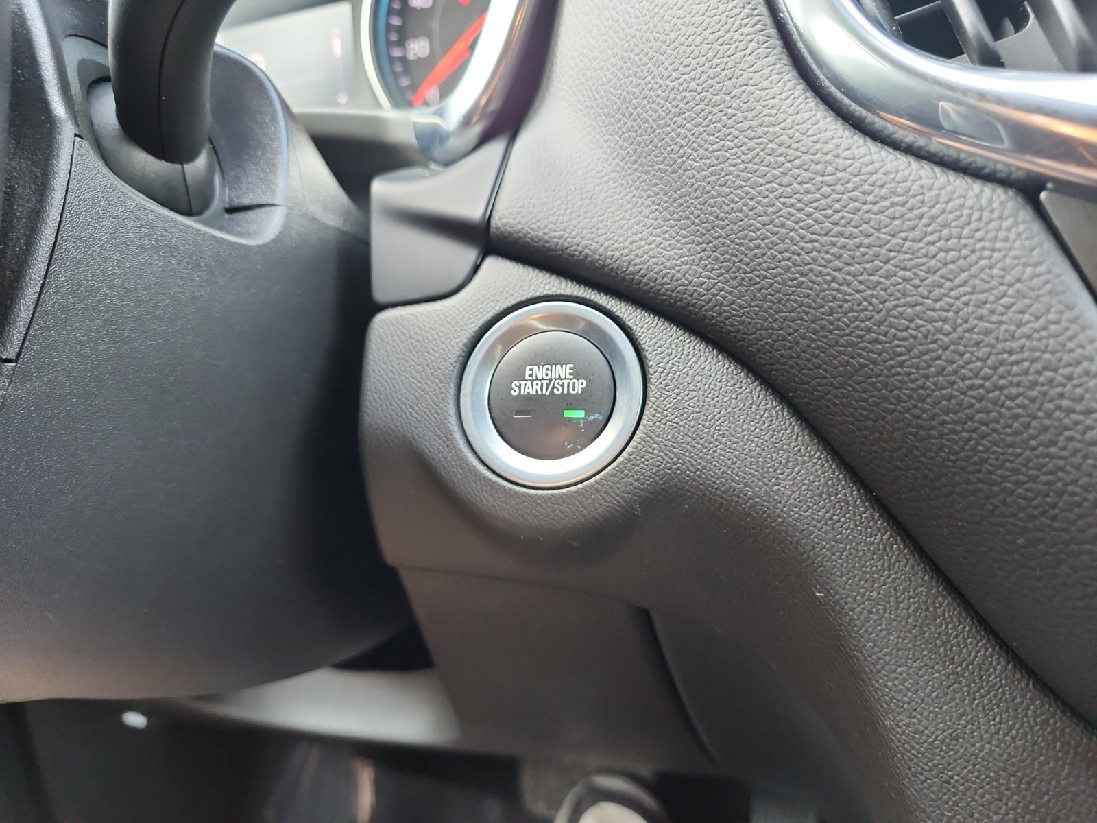 Used 2023 Chevrolet Equinox LT w/ Driver Convenience Package FWD image 19