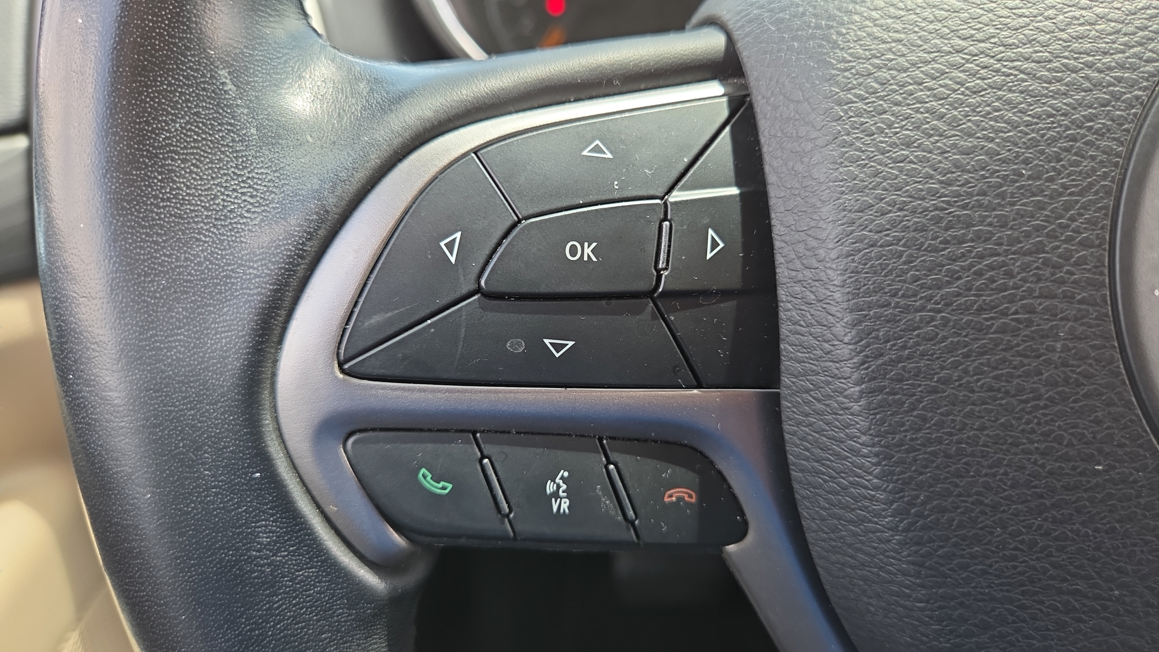 Used 2021 Jeep Grand Cherokee Laredo RWD image 21