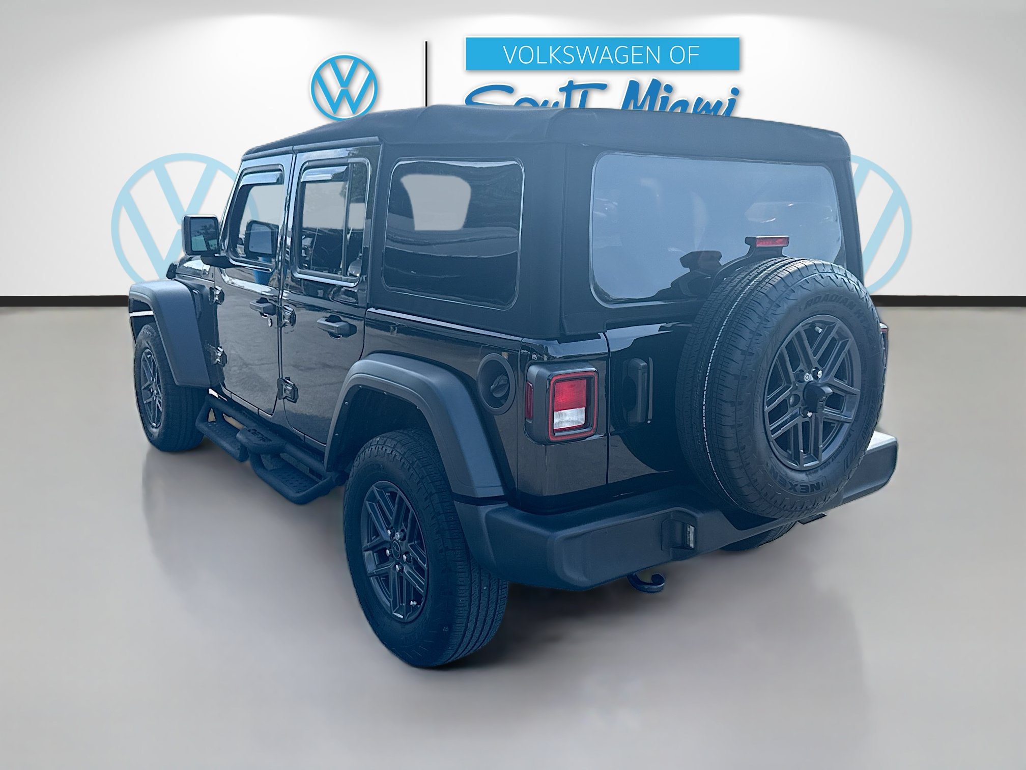 Used 2024 Jeep Wrangler Unlimited Sport AWD/4WD image 5