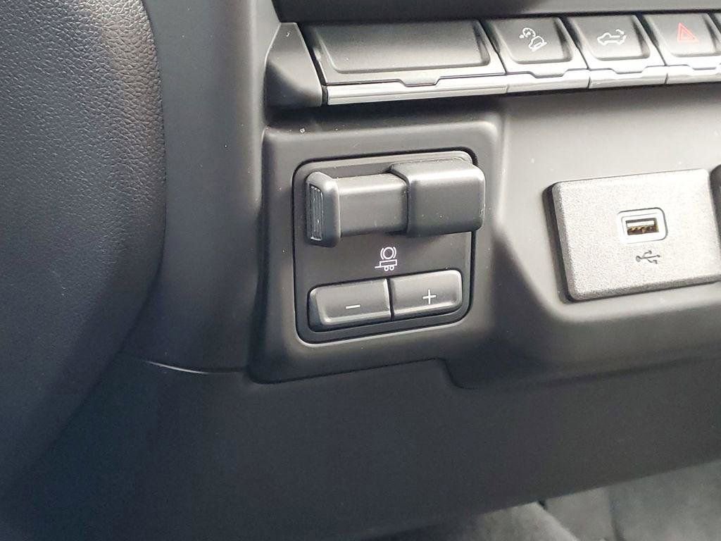 Used 2020 Chevrolet Silverado 1500 Custom Trail Boss w/ Custom Convenience Package image 17