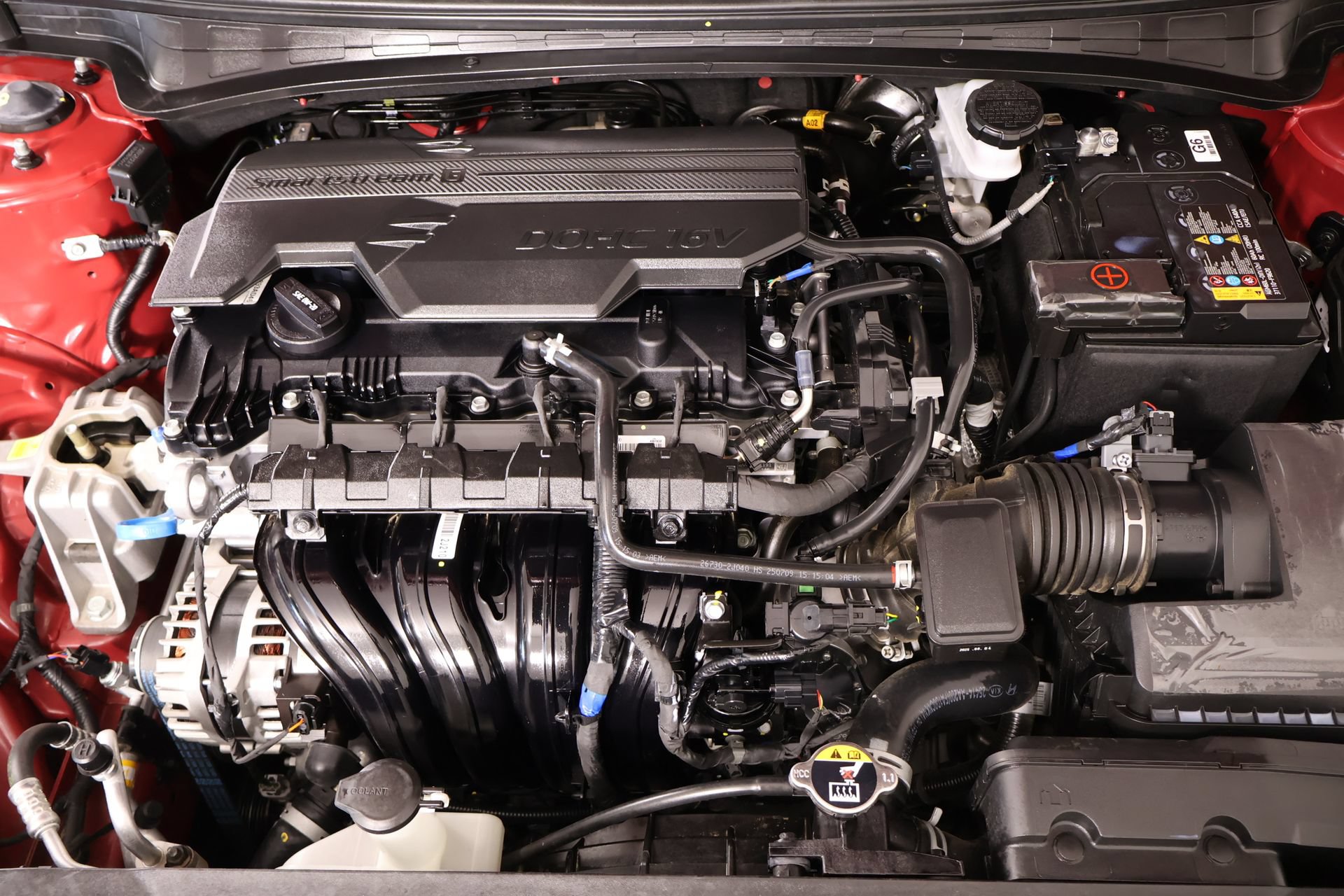Certified 2025 Hyundai Elantra Limited FWD image 21