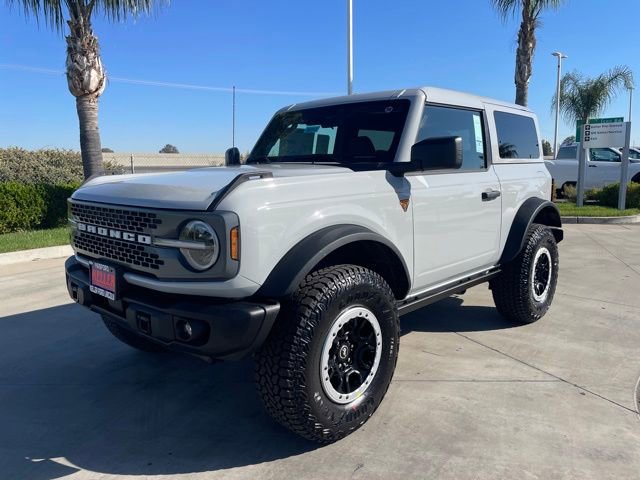 New 2026 Ford Bronco Badlands w/ Sasquatch Package