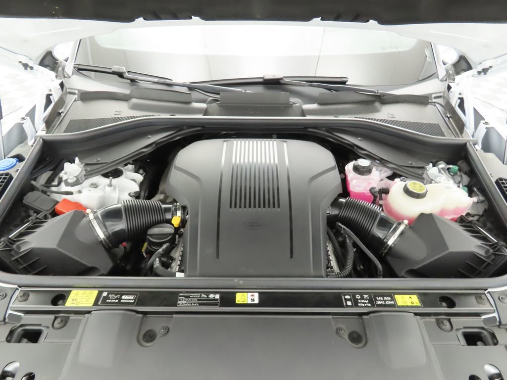 New 2025 Land Rover Range Rover SE image 29