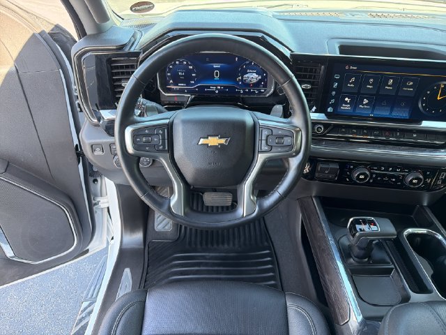 Used 2023 Chevrolet Silverado 1500 LTZ w/ LTZ Premium Package AWD/4WD image 15