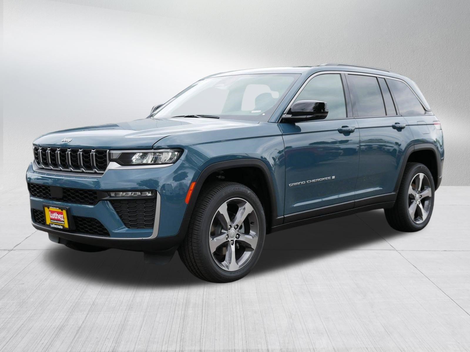 New 2026 Jeep Grand Cherokee Limited AWD/4WD image 3