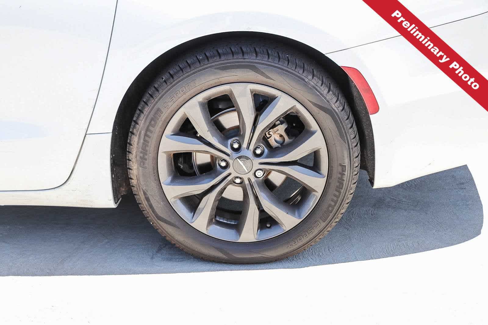 Used 2018 Chrysler Pacifica Touring Plus w/ S Appearance Package FWD image 11