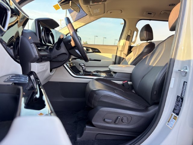 Certified 2024 Kia Carnival EX FWD image 26