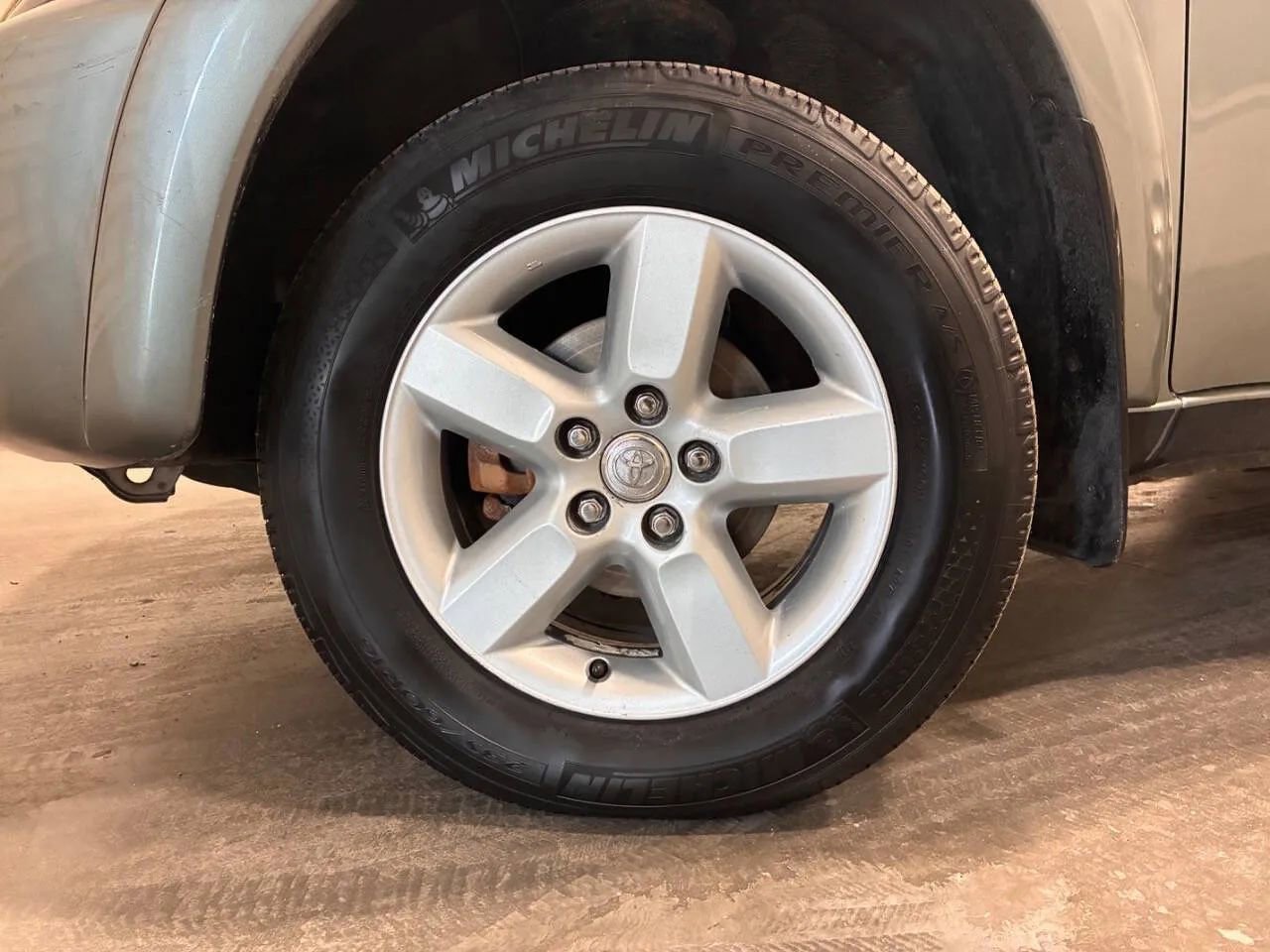 Used 2005 Toyota RAV4 4WD image 26