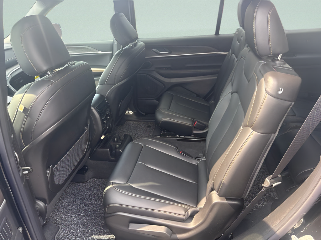 New 2026 Jeep Grand Cherokee L Limited AWD/4WD image 11