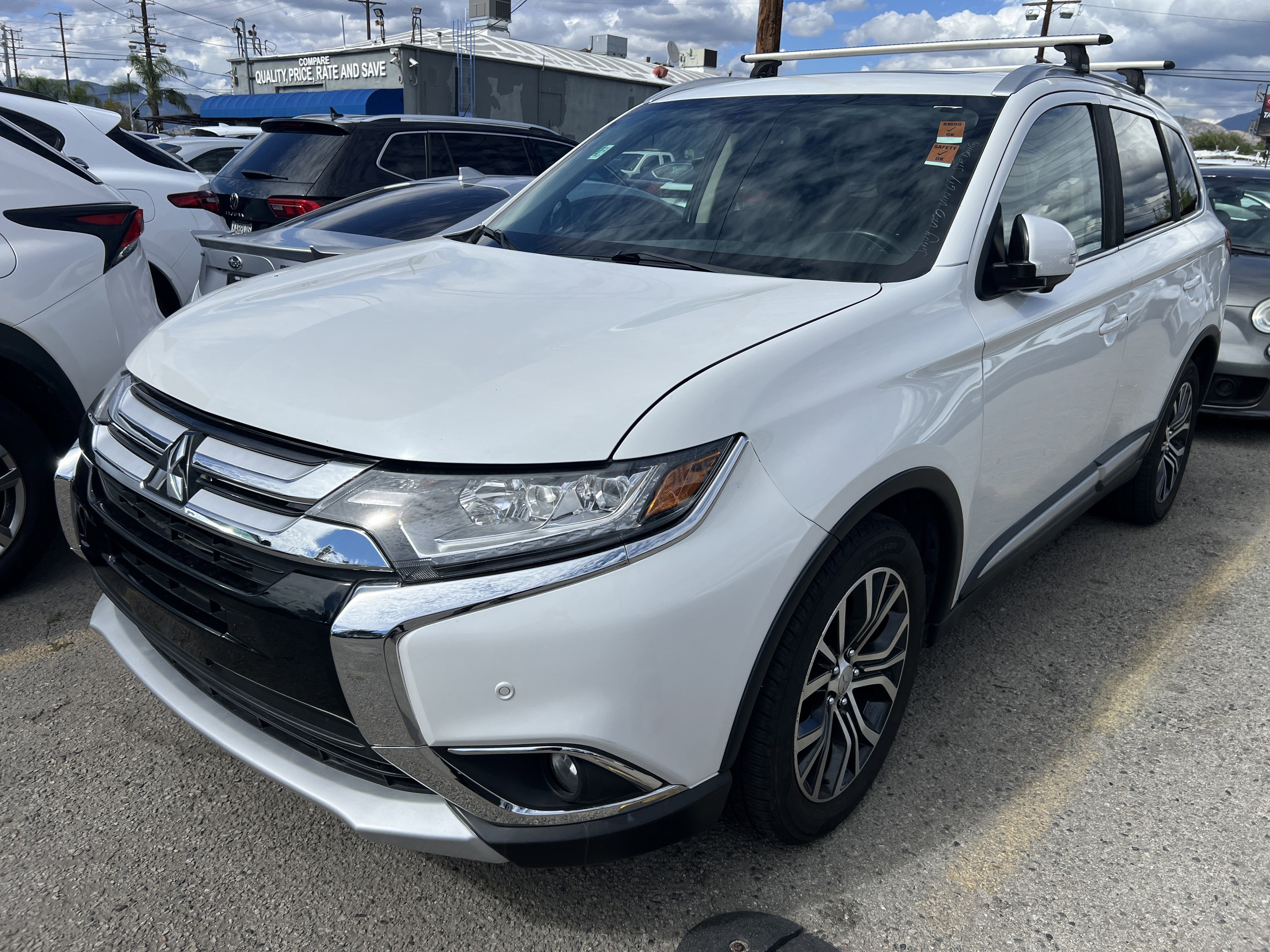 Used 2018 Mitsubishi Outlander SEL image 2