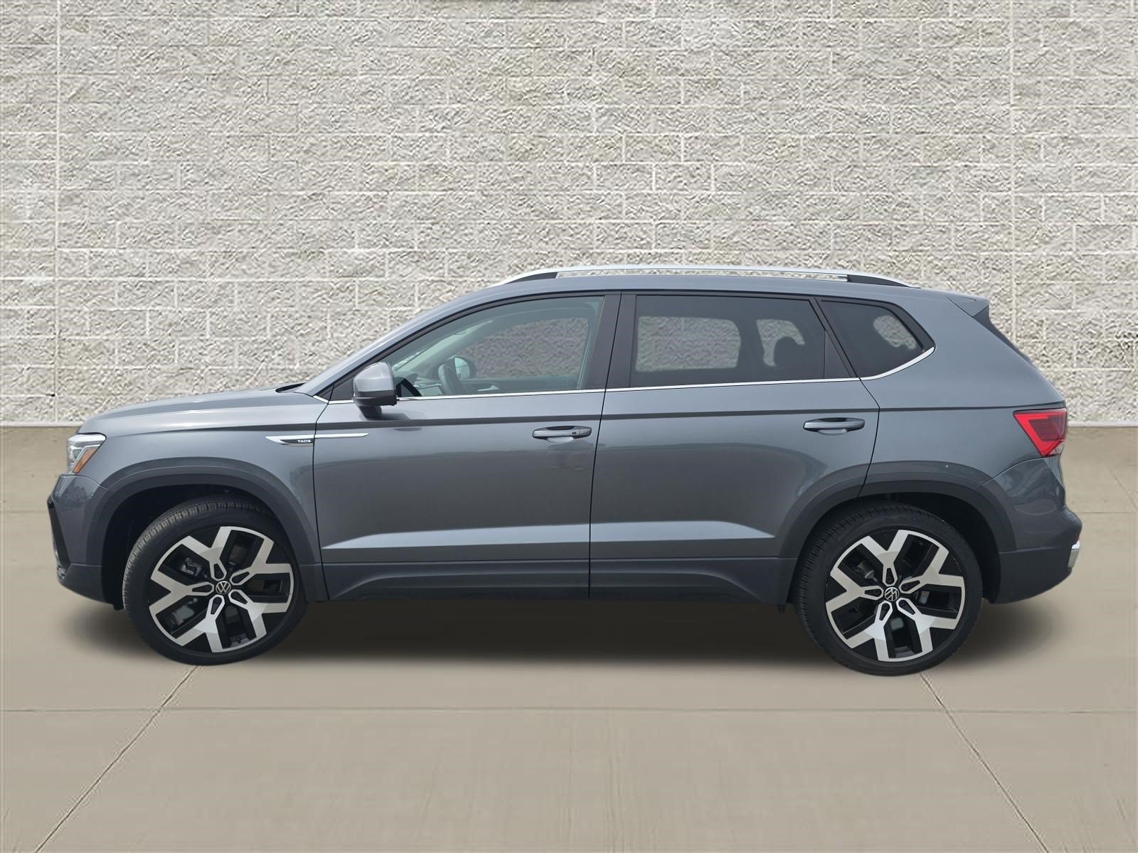 Certified 2023 Volkswagen Taos SEL AWD/4WD image 4