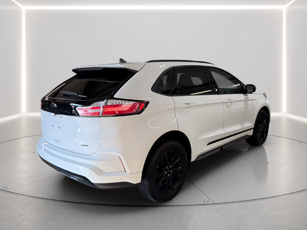 Used 2024 Ford Edge SE w/ Black Appearance Package AWD/4WD image 39