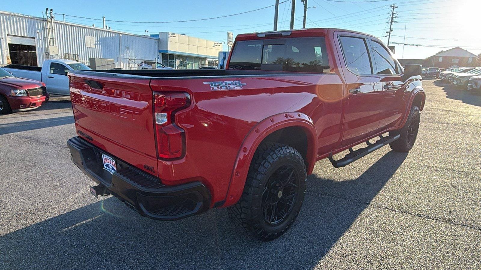 Used 2021 Chevrolet Silverado 1500 LT Trail Boss w/ Convenience Package II AWD/4WD image 9