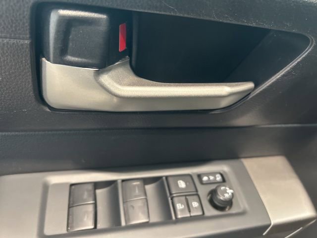 Used 2022 Toyota Tundra SR5 w/ SR5 Convenience Package image 8