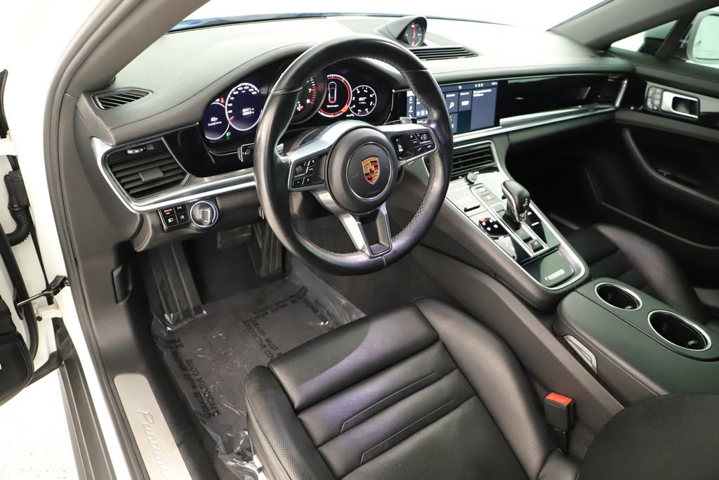 Used 2018 Porsche Panamera 4 image 15