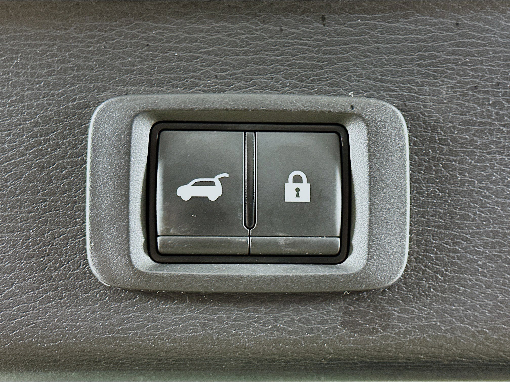 Used 2024 Mitsubishi Outlander SE image 30