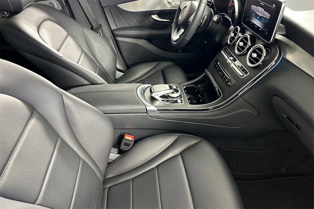 Used 2019 Mercedes-Benz GLC 300 4MATIC image 18