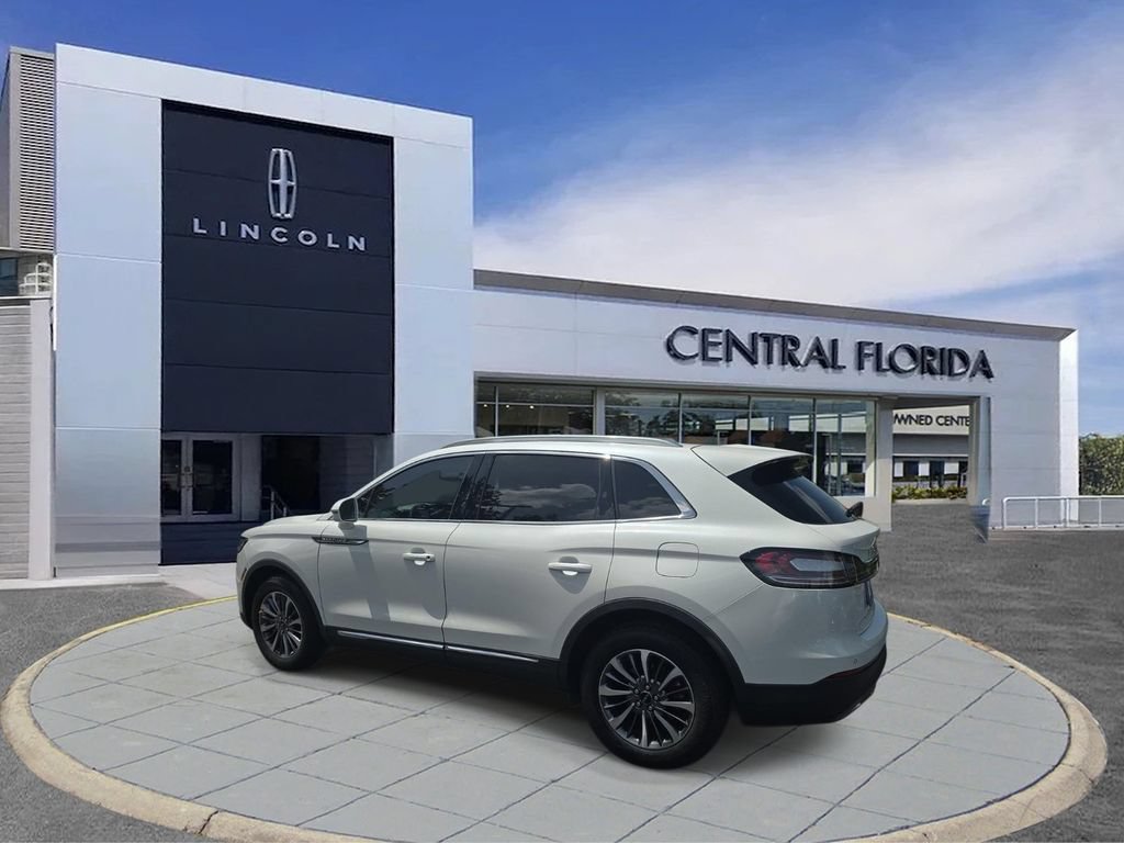 Used 2023 Lincoln Nautilus FWD w/ Premium Package image 8