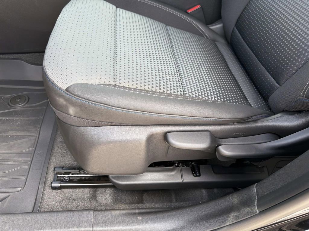 New 2026 Chevrolet Trax LT w/ LT Convenience Package FWD image 17