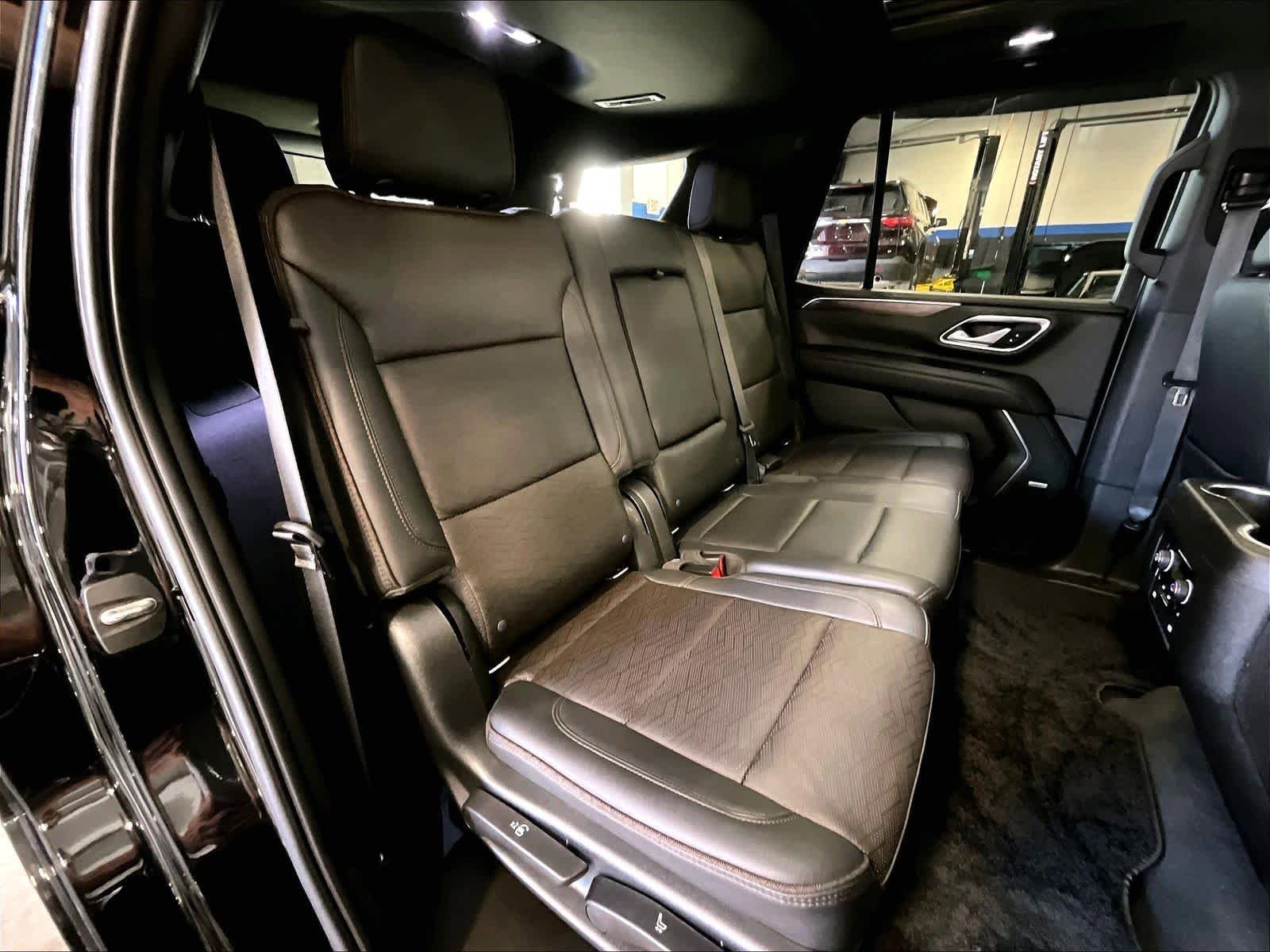 Used 2021 Chevrolet Tahoe High Country AWD/4WD image 16