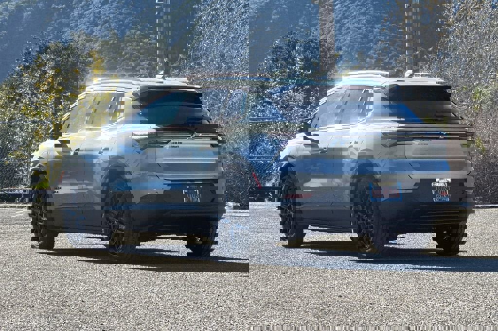 New 2026 Chevrolet Equinox EV LT w/ LPO, Blackout Package image 6