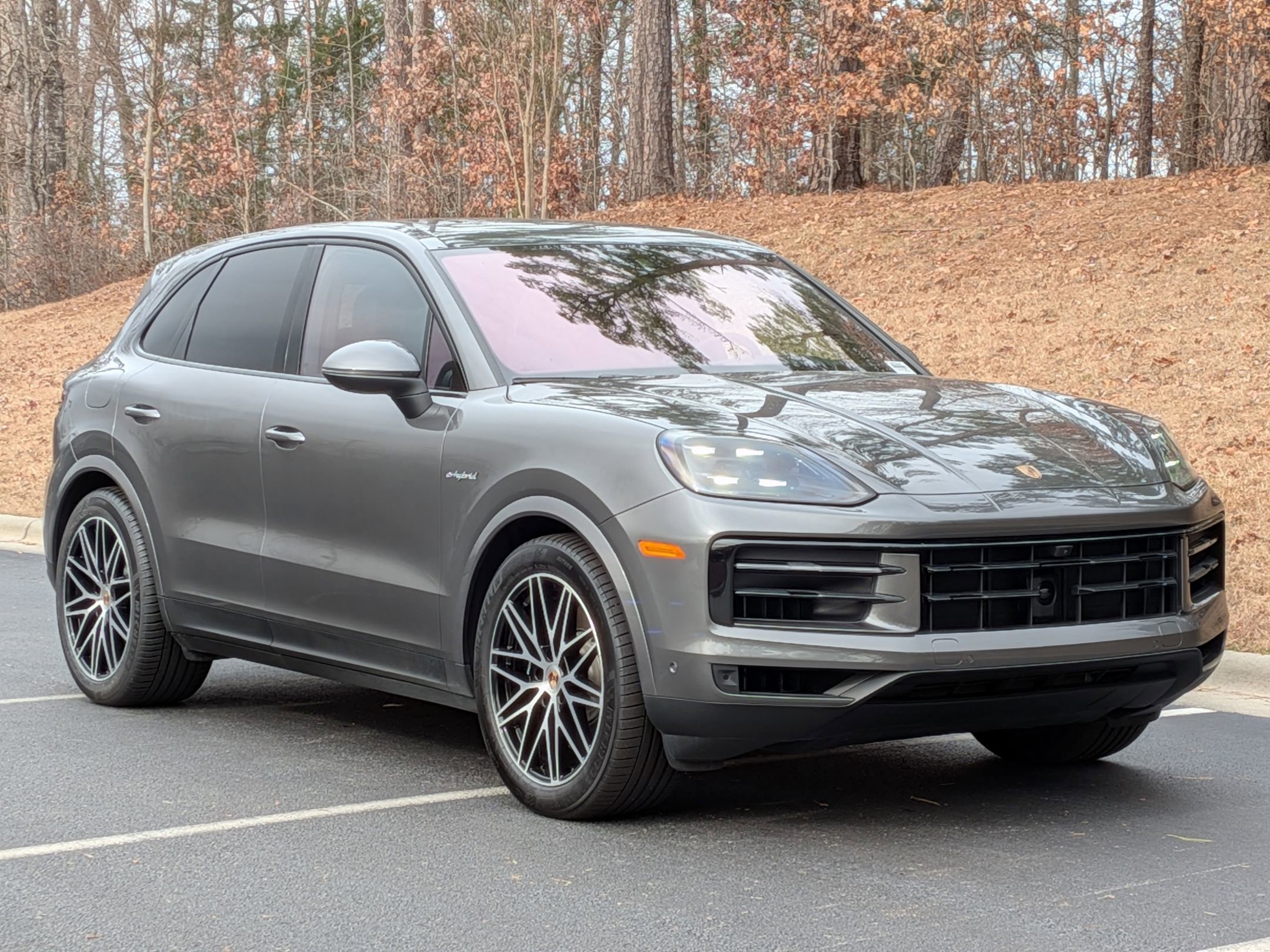 Certified 2025 Porsche Cayenne GTS AWD/4WD image 9
