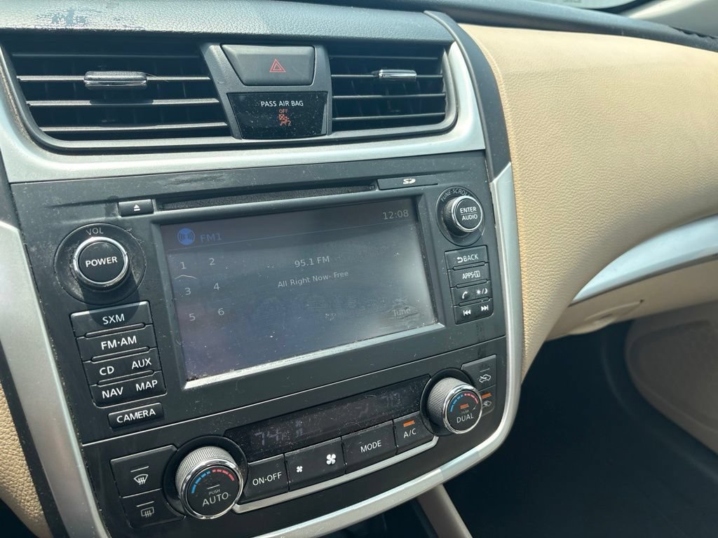 Used 2016 Nissan Altima 2.5 SV w/ Convenience Package FWD image 3