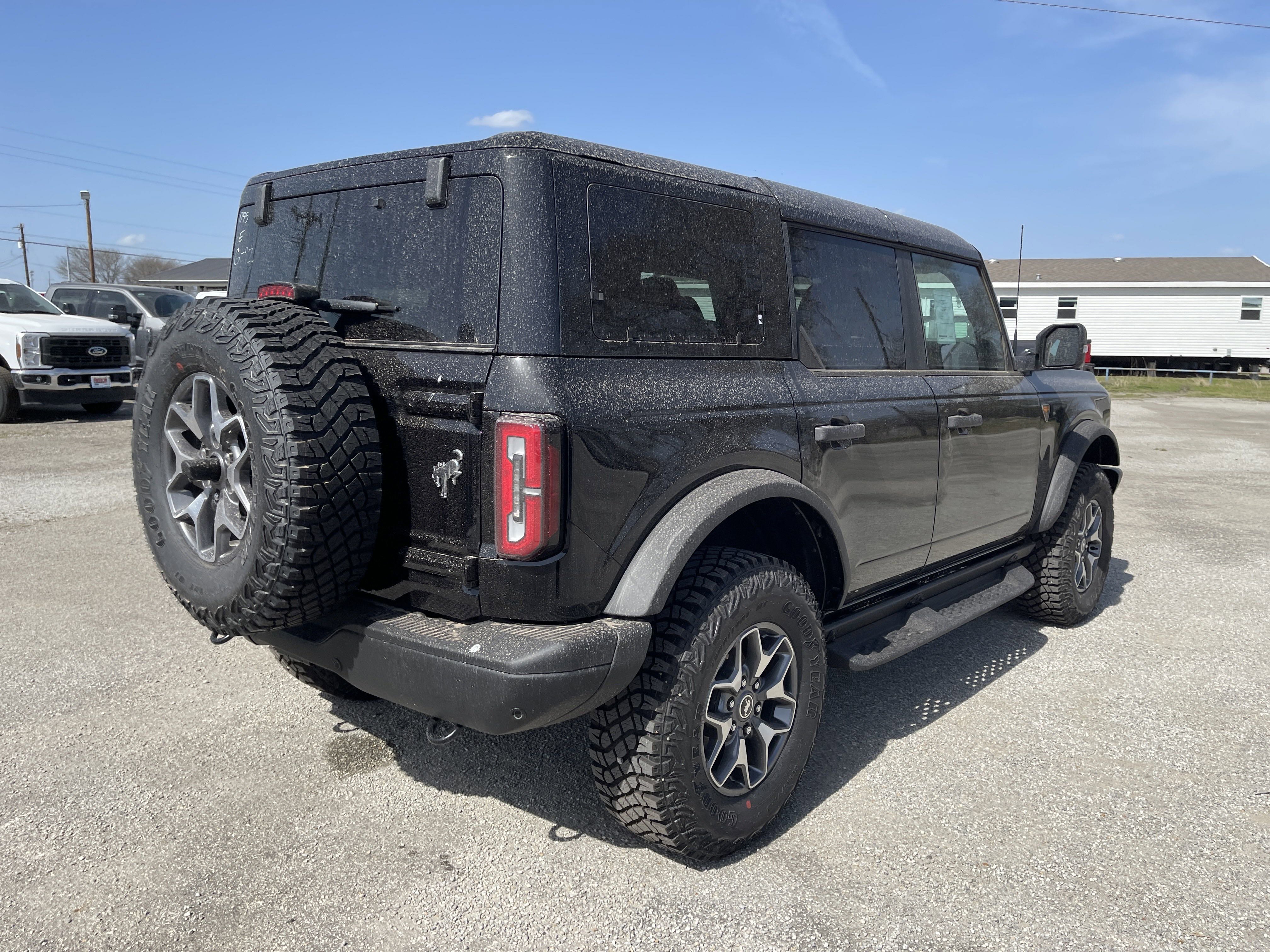 New 2025 Ford Bronco Badlands image 4