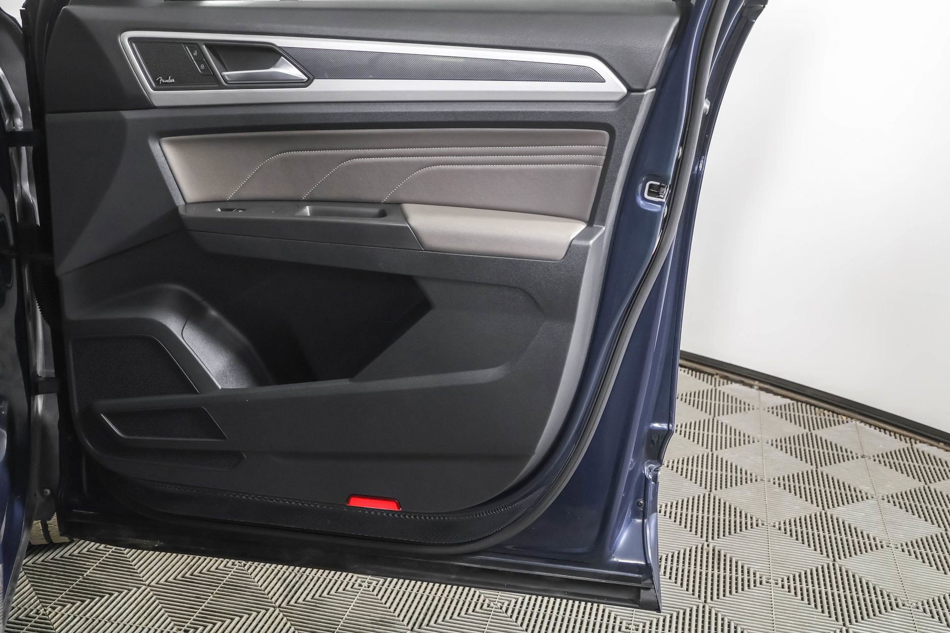 Used 2022 Volkswagen Atlas Cross Sport SEL Premium R-Line image 50