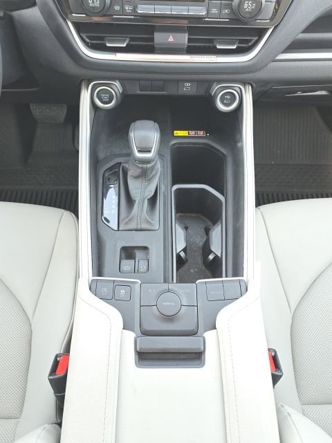 Used 2025 Toyota Grand Highlander FWD image 39