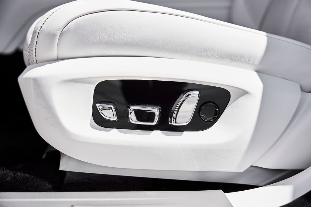 Used 2026 Rolls-Royce Ghost RWD image 39