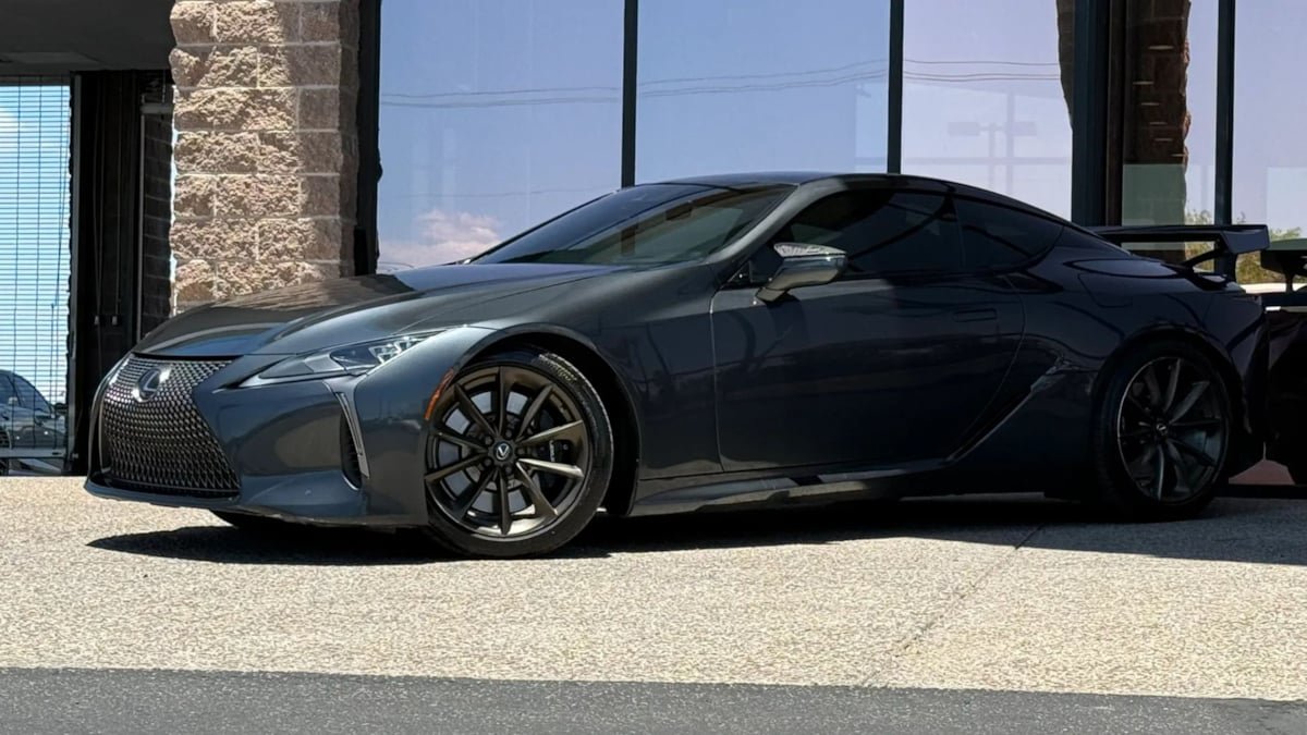 Used 2018 Lexus LC 500 Coupe w/ Touring Package RWD image 3