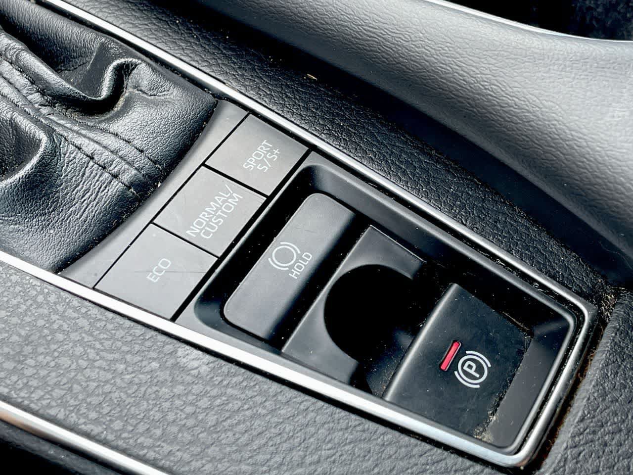 Used 2019 Toyota Avalon Touring FWD image 30