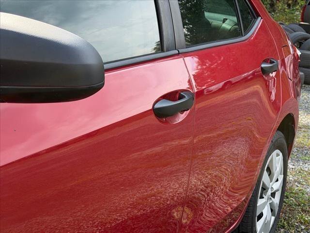 Used 2015 Toyota Corolla LE FWD image 7