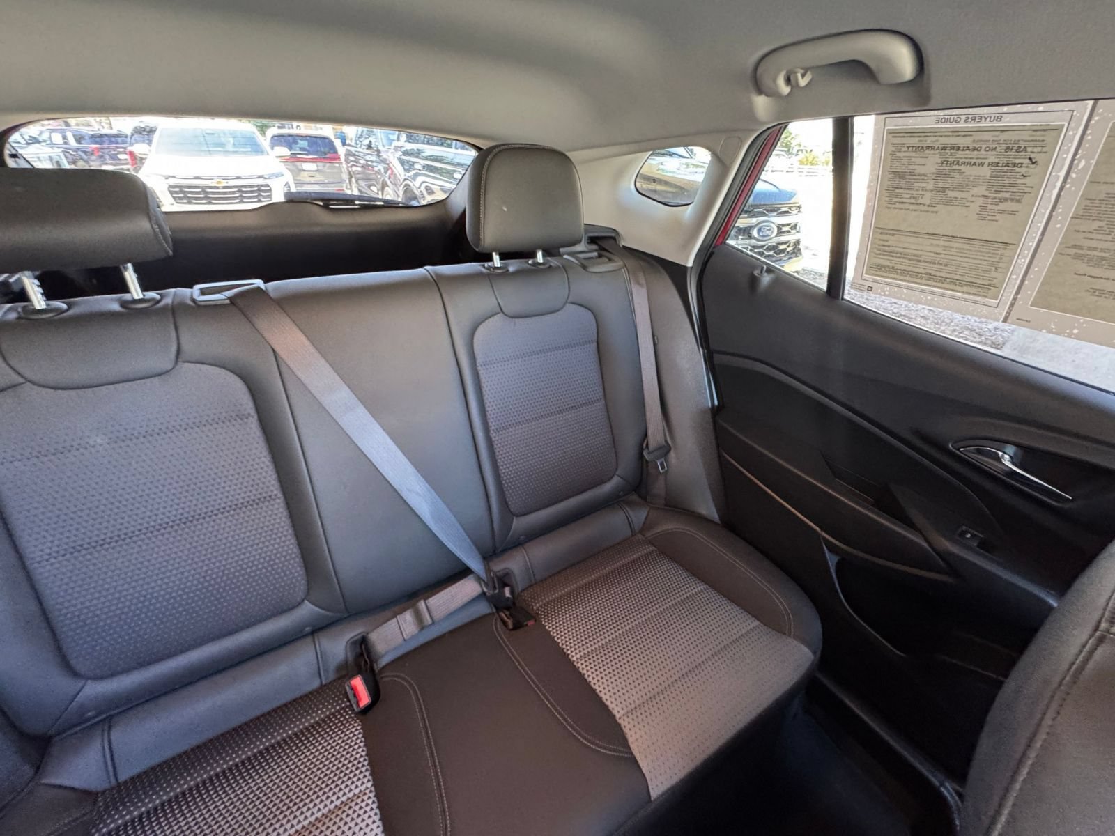 Used 2025 Chevrolet Trax LT w/ LT Convenience Package FWD image 36