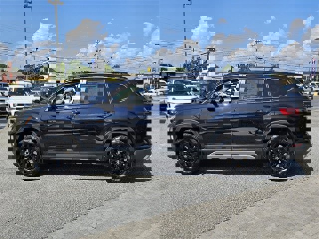 New 2026 Volkswagen Atlas Peak Edition image 4
