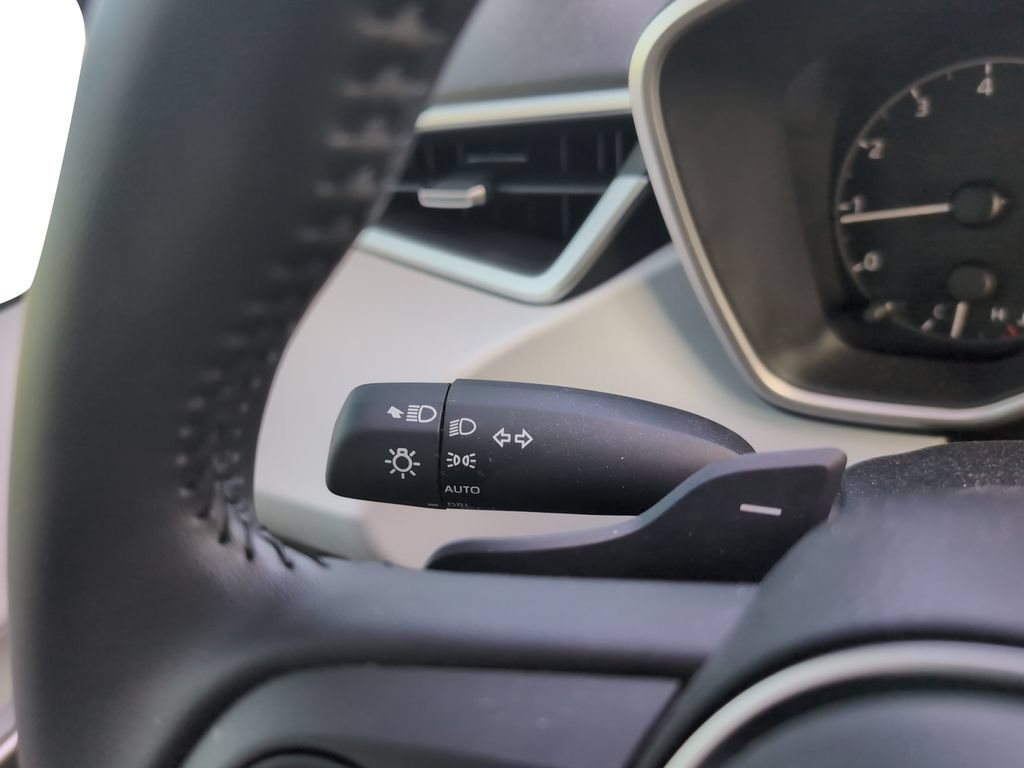 Used 2025 Toyota Corolla SE FWD image 17