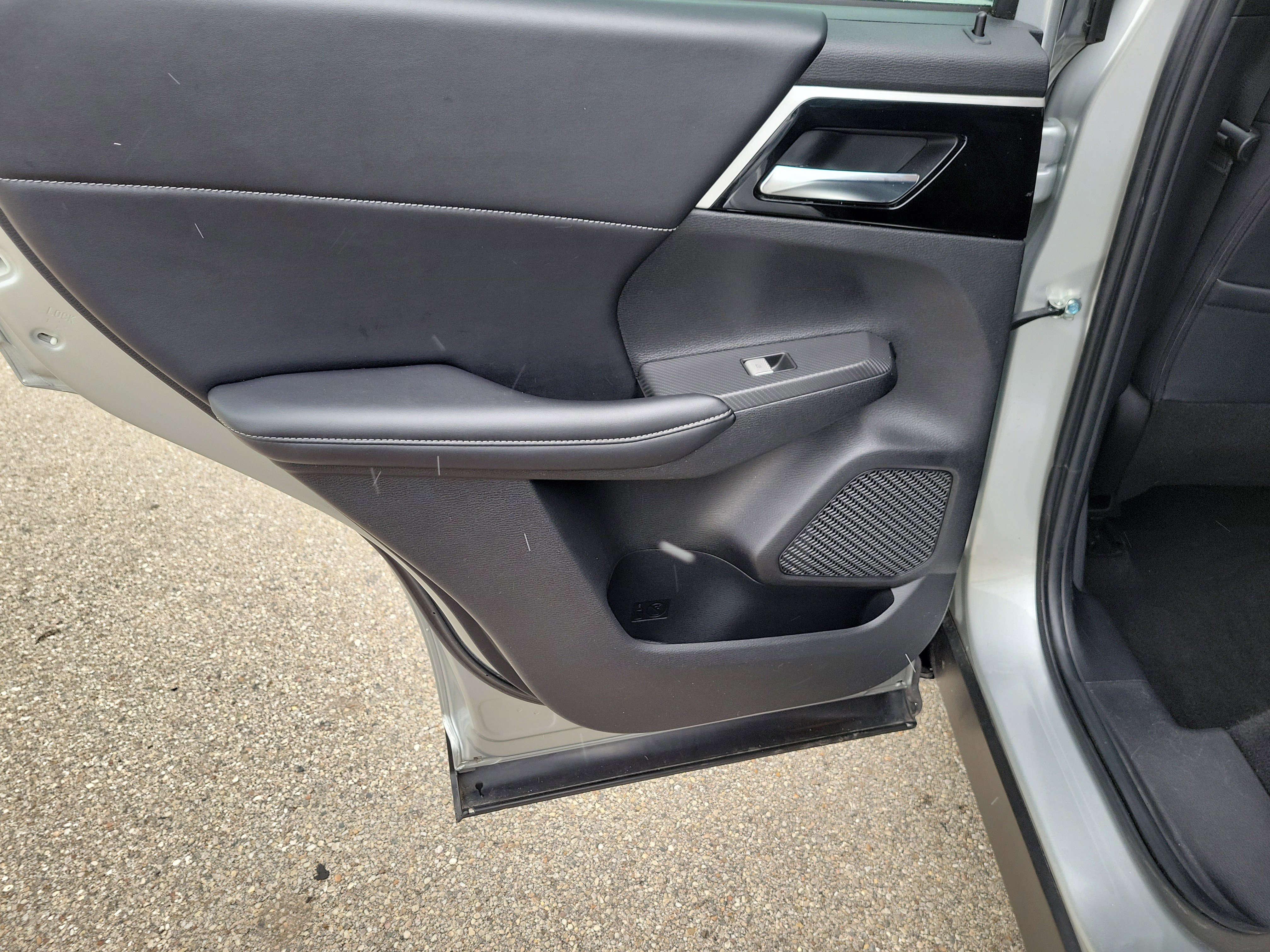 Used 2022 Mitsubishi Outlander SE image 15