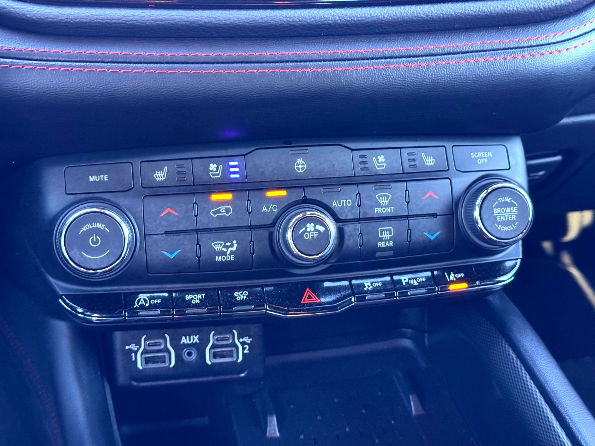 Used 2025 Dodge Durango GT image 31