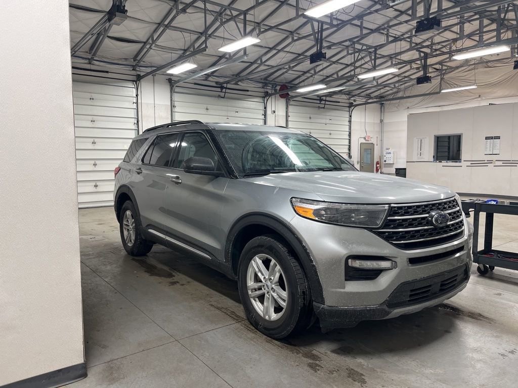 Used 2023 Ford Explorer XLT w/ Equipment Group 202A image 1