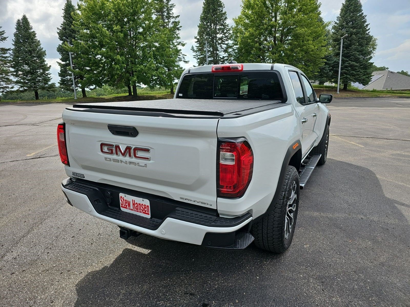 Used 2025 GMC Canyon Denali AWD/4WD image 6